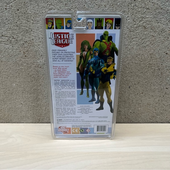 DC Justice League International Series 2 Blue Beetle Action Figure - Picture 3 of 3